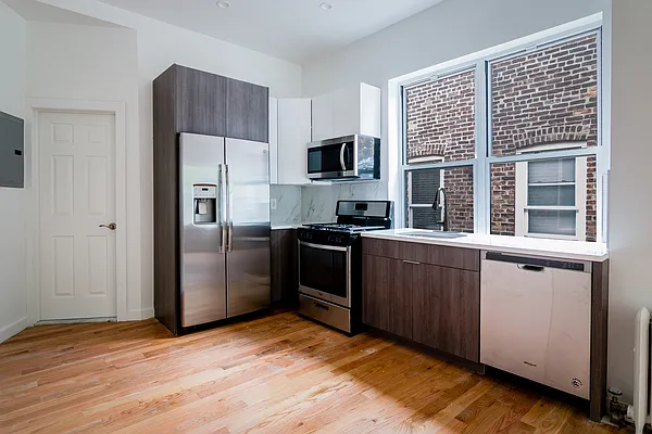 Rented by BLU Real Estate | media 6