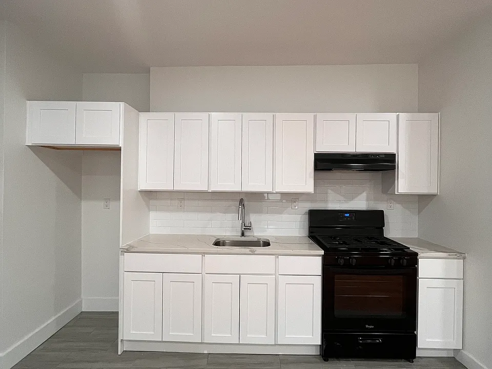 38 Tillinghast St #1R