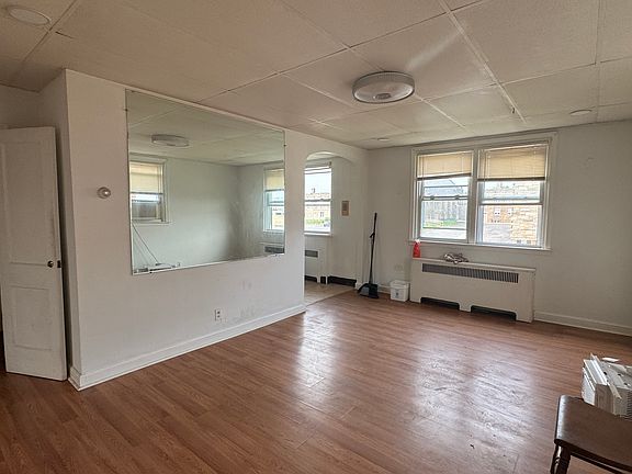 2nd image of 3018 Wellington St Floor 2
