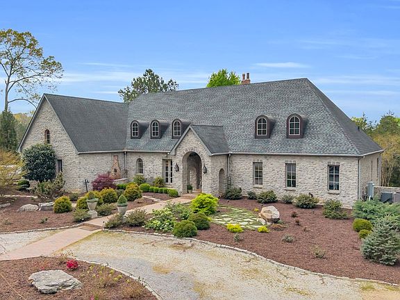 2nd image of 117 Friendfield Ln