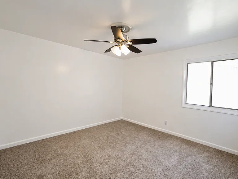 719 Esther Way — Photo 19