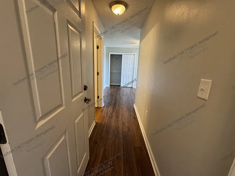1123 Harts Ridge Dr — Photo 14