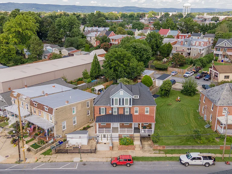 489 E Church St #B — Photo 14