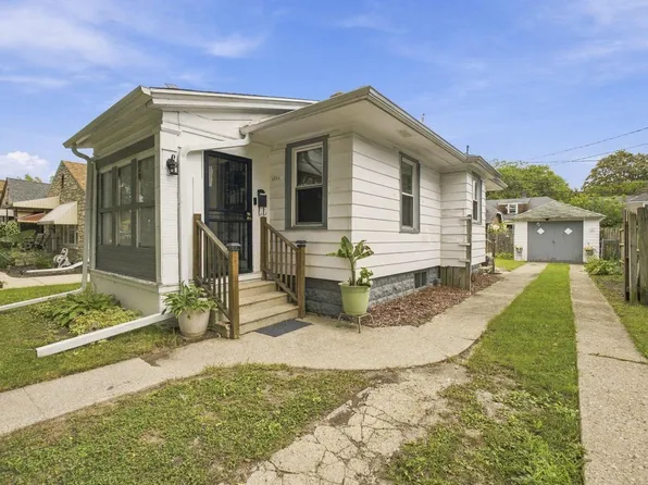 4044 N 40th STREET, Milwaukee, WI 53216