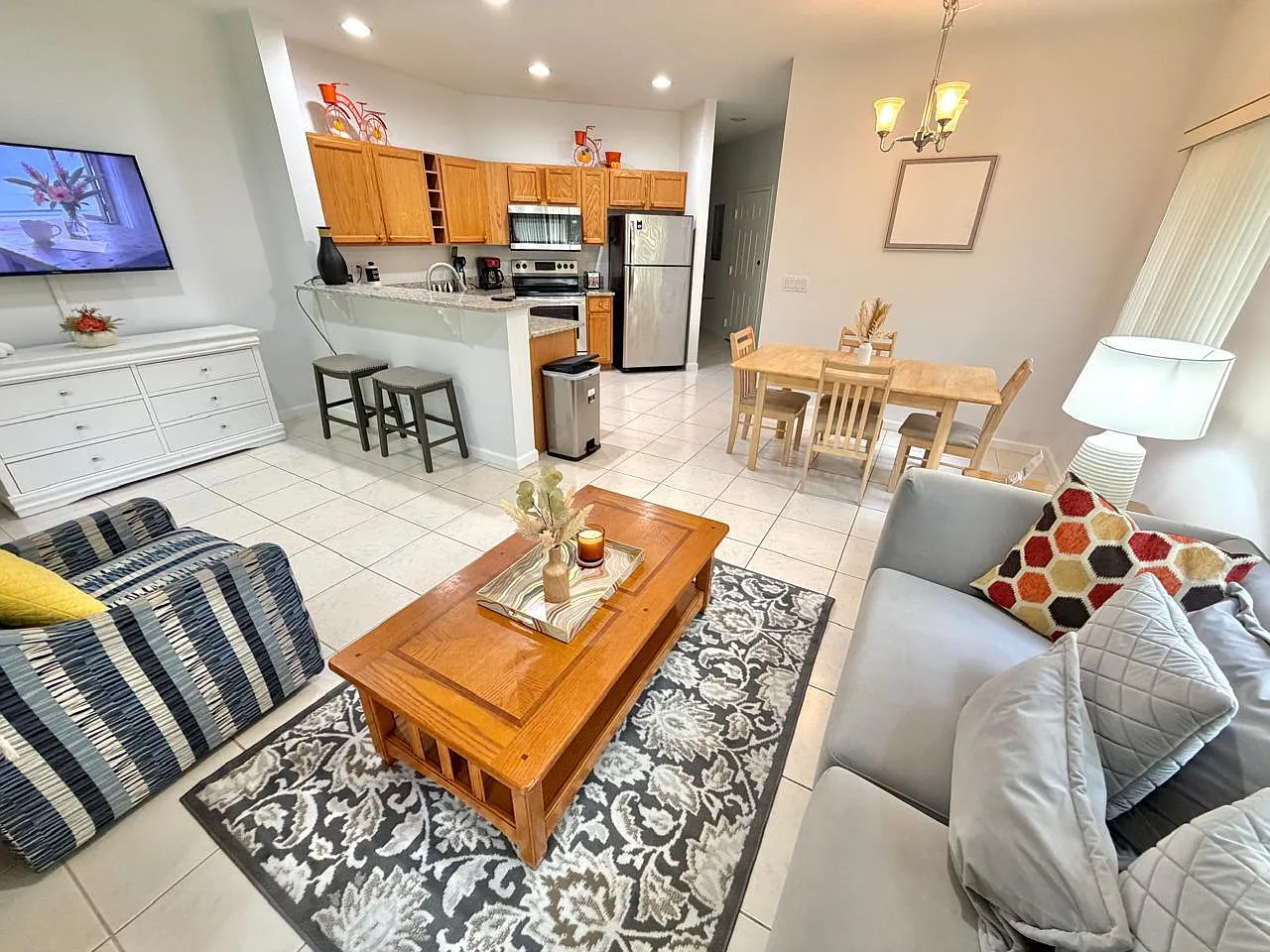 1 bed, 1.5 bath, 1312 sqft, $1,850 — Photo 2