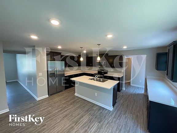 4th image of 2115 Crossridge Dr