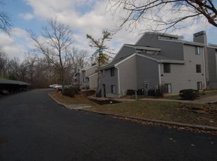 1321 Prospect Village Ln APT D, Ballwin, MO 63021