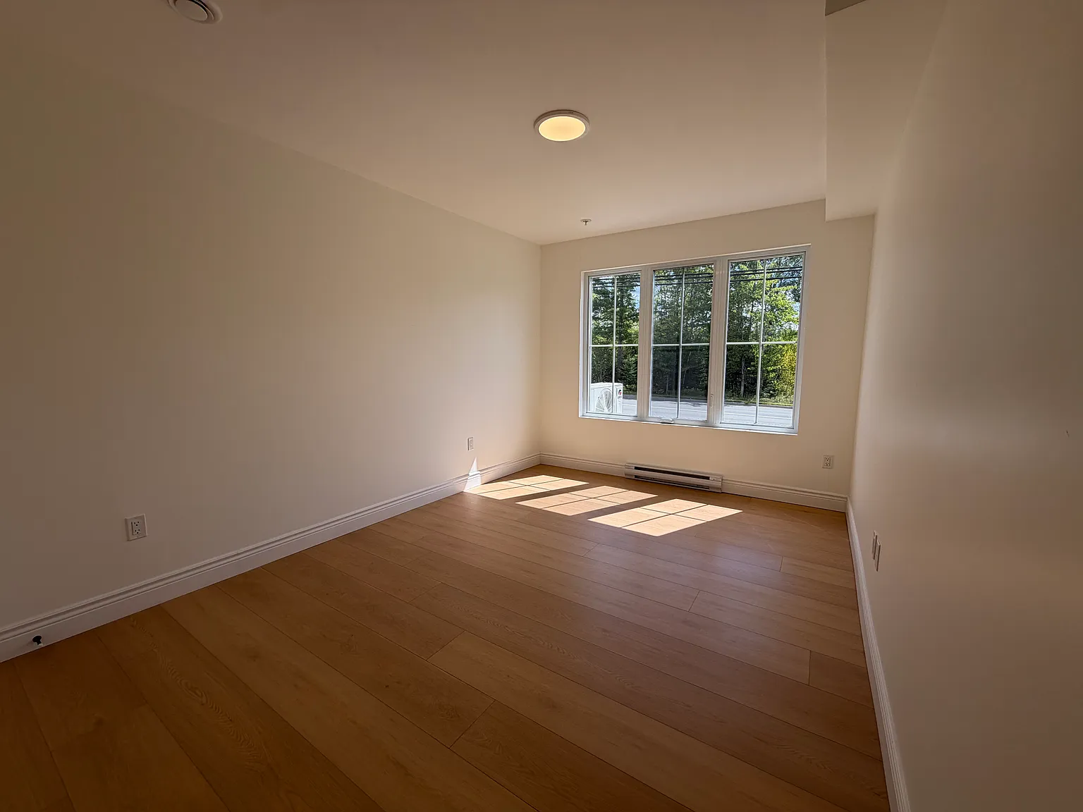 975 Brookside Drive Fredericton — Photo 1