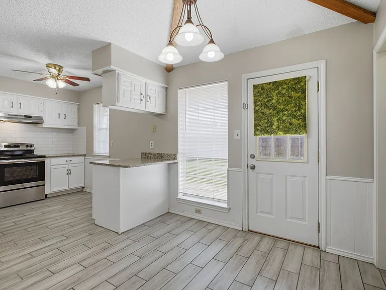 7306 Ridgeview Dr — Photo 18