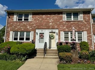 69 Robert Treat Dr #17, Milford, CT 06460