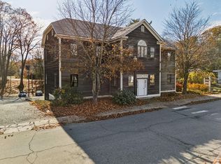 61 Depot St, Hartford, VT 05047