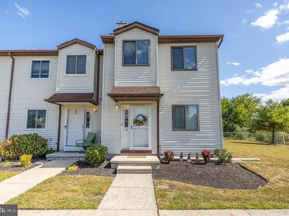 18 Jamestown Blvd, Hammonton, NJ 08037