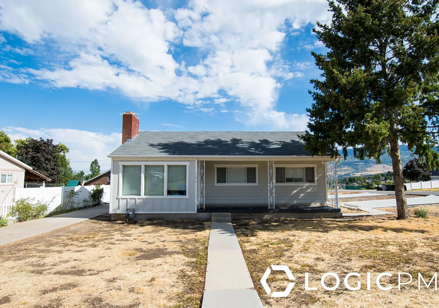 3 Bed / 1 Bath Upper-Level Home for Rent in Bountiful, UT — Photo 1