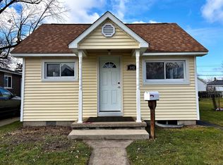 902 Fitzhugh St, Bay City, MI 48708