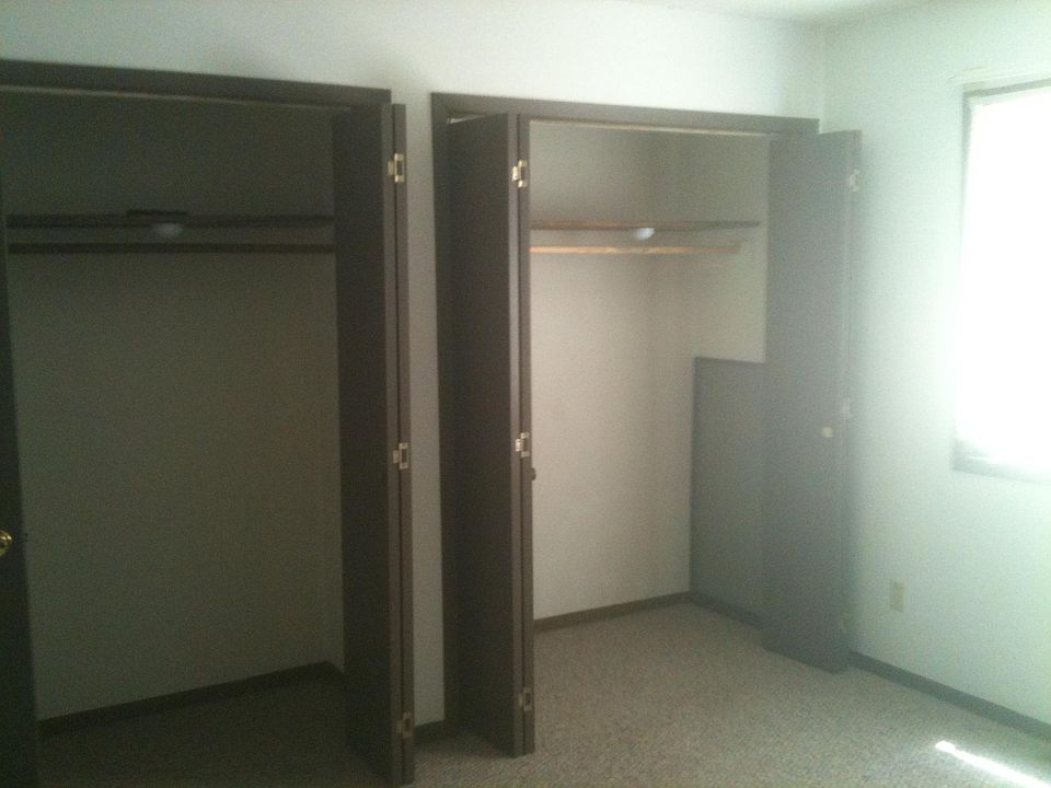 2nd image of 135 N Macarthur Blvd