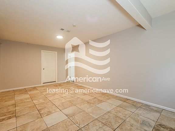 1151990_003_living_room_3.jpg