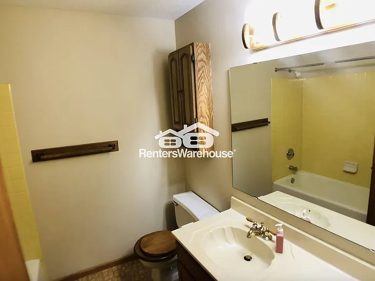 11221 Xavier Cir — Photo 8