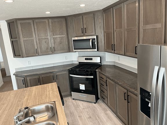 3rd image of 23351 Redwood Dr #Erig0t