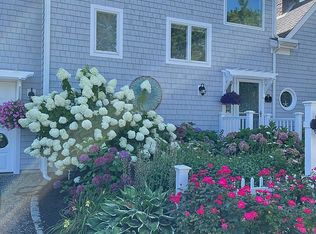 8 Gulls Cove Rd, West Yarmouth, MA 02673