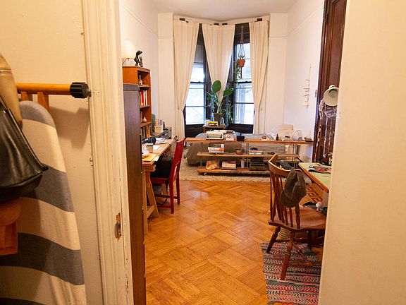 3rd image of 63 Cambridge Pl APT 1