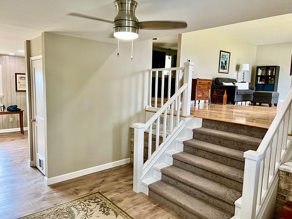 2nd image of 854 Wesleyan Dr