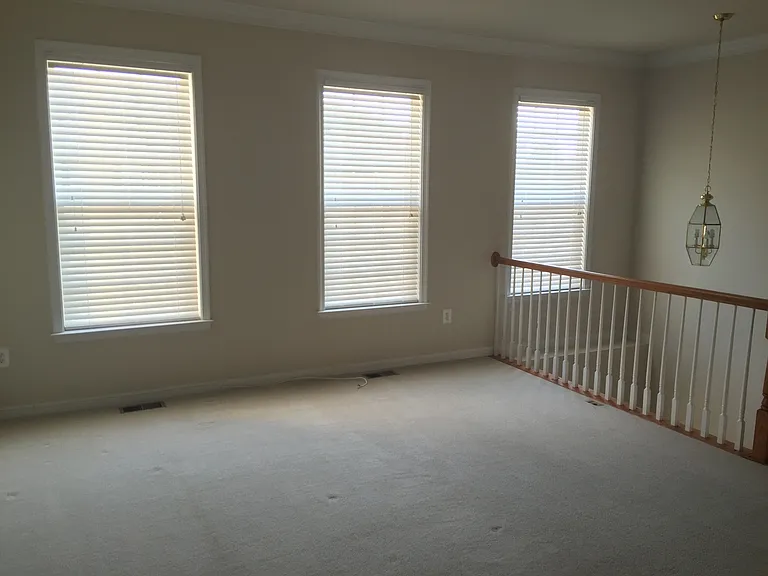 107 Dolphin Cv — Photo 4