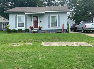 908 W Gentry St, Henryetta, OK 74437