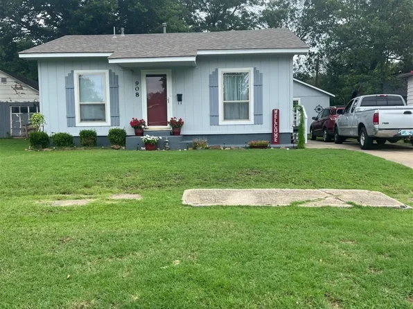 908 W Gentry St, Henryetta, OK 74437