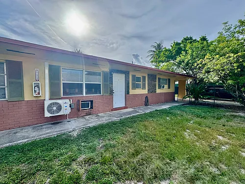411 SE 23rd Ave #B Photo 1