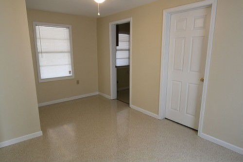 5th image of 521 Roanoke St