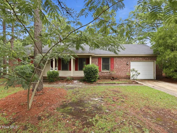 924 E Winds Lane, Fayetteville, NC 28311