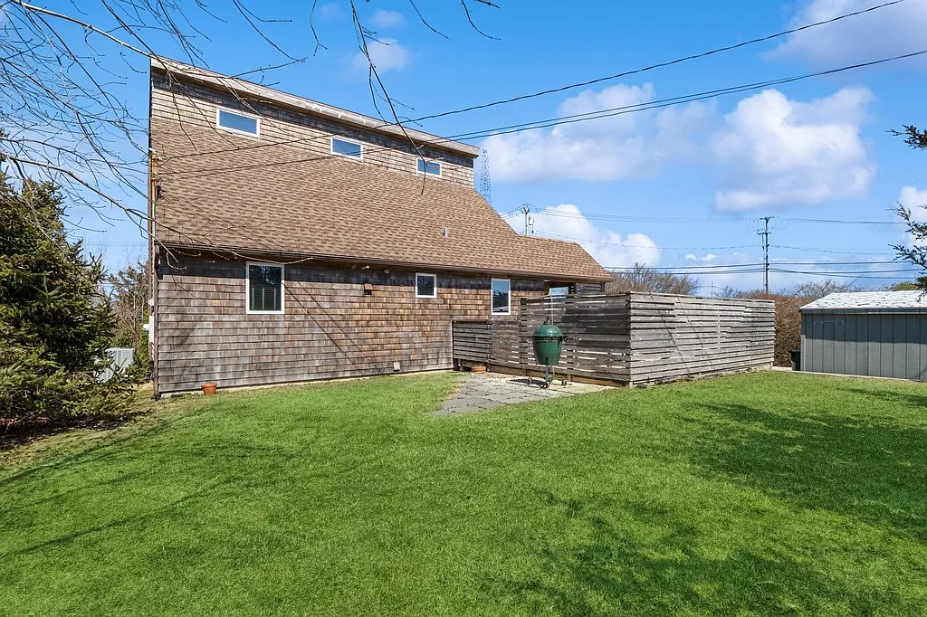 Amagansett Beach House With Water Views — Photo 2