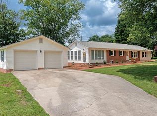 1502 Shoals Rd, Pinnacle, NC 27043