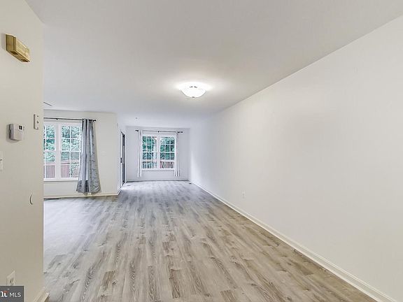 5th image of 202 Goldsborough Dr