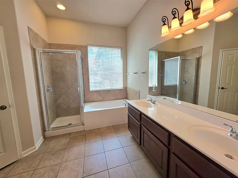 2215 Conway Cv — Photo 14