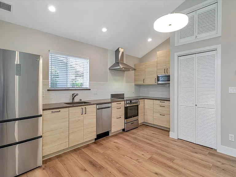 2155 Carol Ave #2155 — Photo 4