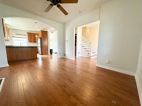 3rd image of 23 S Lincoln St