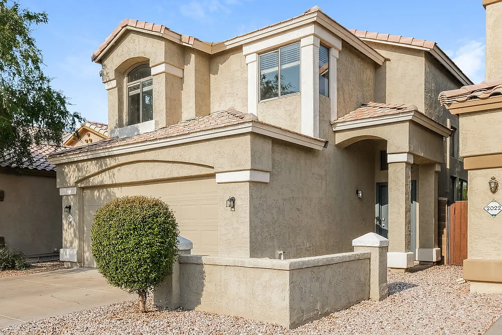 3 bed, 2.5 bath, 1819 sqft, $1,920 — Photo 4