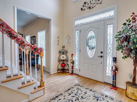 4th image of 6104 Braidwood Ct NW