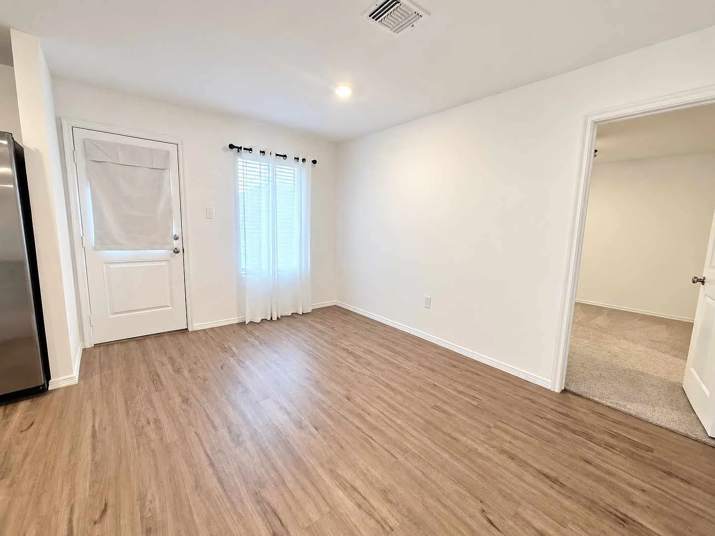 3 bed, 1306 sqft, $1,600 — Photo 4