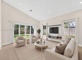 1126 NE 16th Ct, Fort Lauderdale, FL 33305