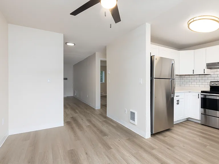 Westhampton Apartments — Photo 12