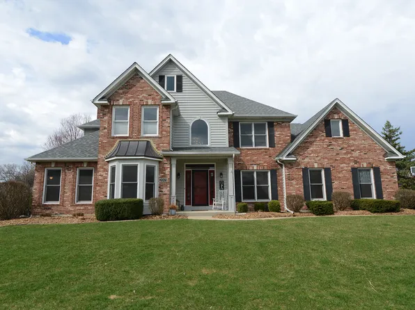 2003 Pond Dr, Batavia, IL 60510