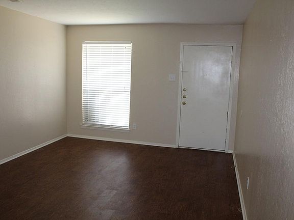 2nd image of 506 Oriole Blvd