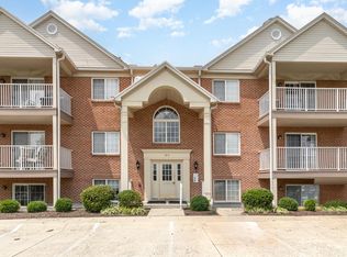 3335 Emerald Lakes Dr UNIT 1B, Cincinnati, OH 45211