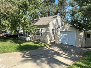 6749 N 34th St, Omaha, NE 68112