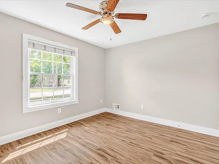 306 Roe St — Photo 27