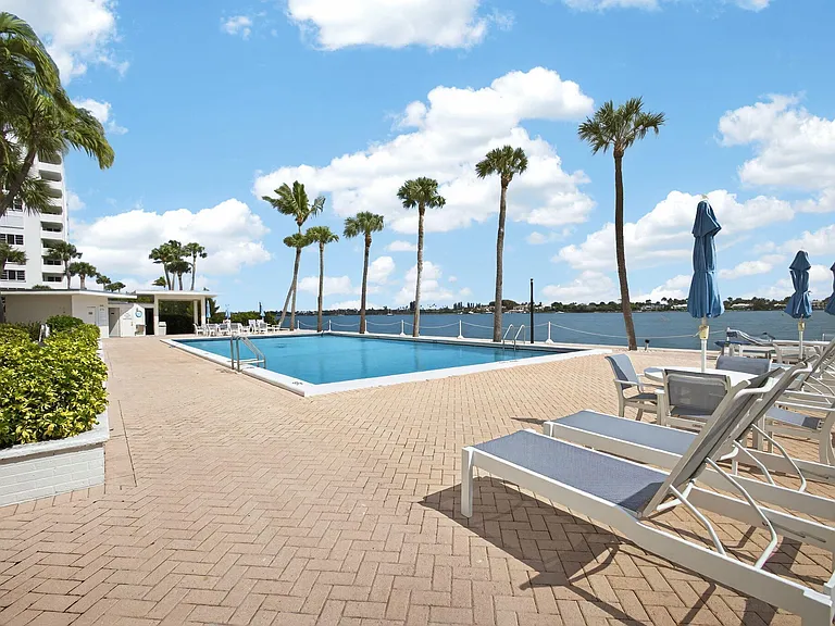 2600 N Flagler Dr #911 — Photo 35