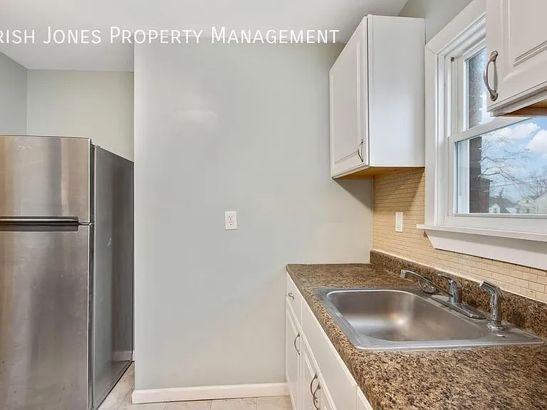 627 Kenmore Ave #UPPER — Photo 3