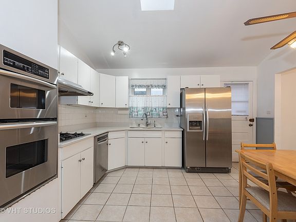 4th image of 5214 Jarvis Ave